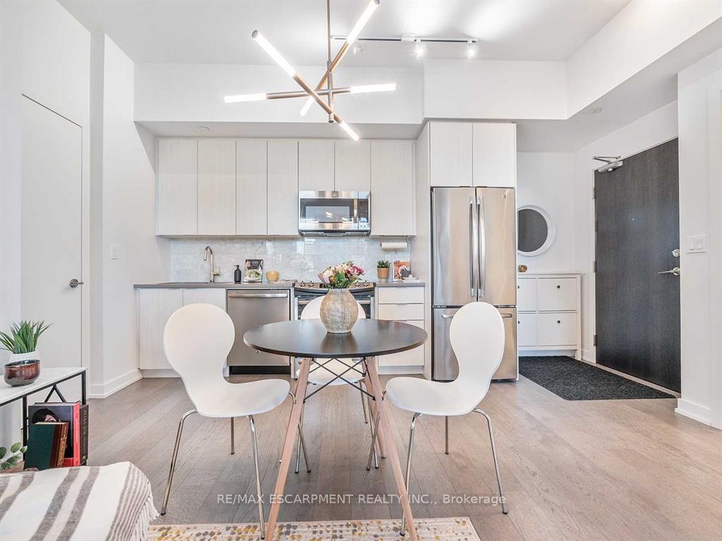 50-bruyeres-mews-toronto-ontario-c13136300