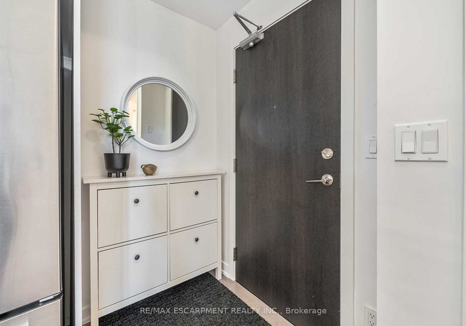 50-bruyeres-mews-toronto-ontario-c13136300
