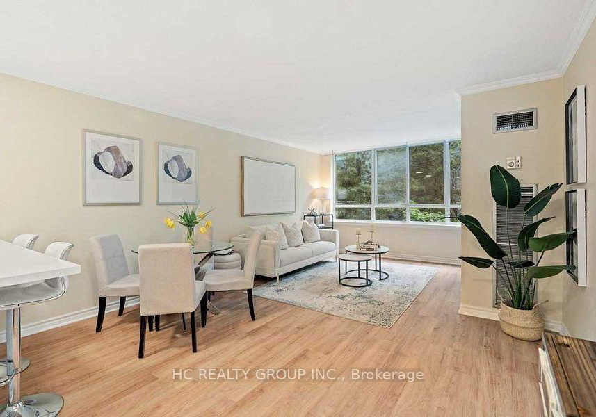 633-bay-street-toronto-ontario-c13136342