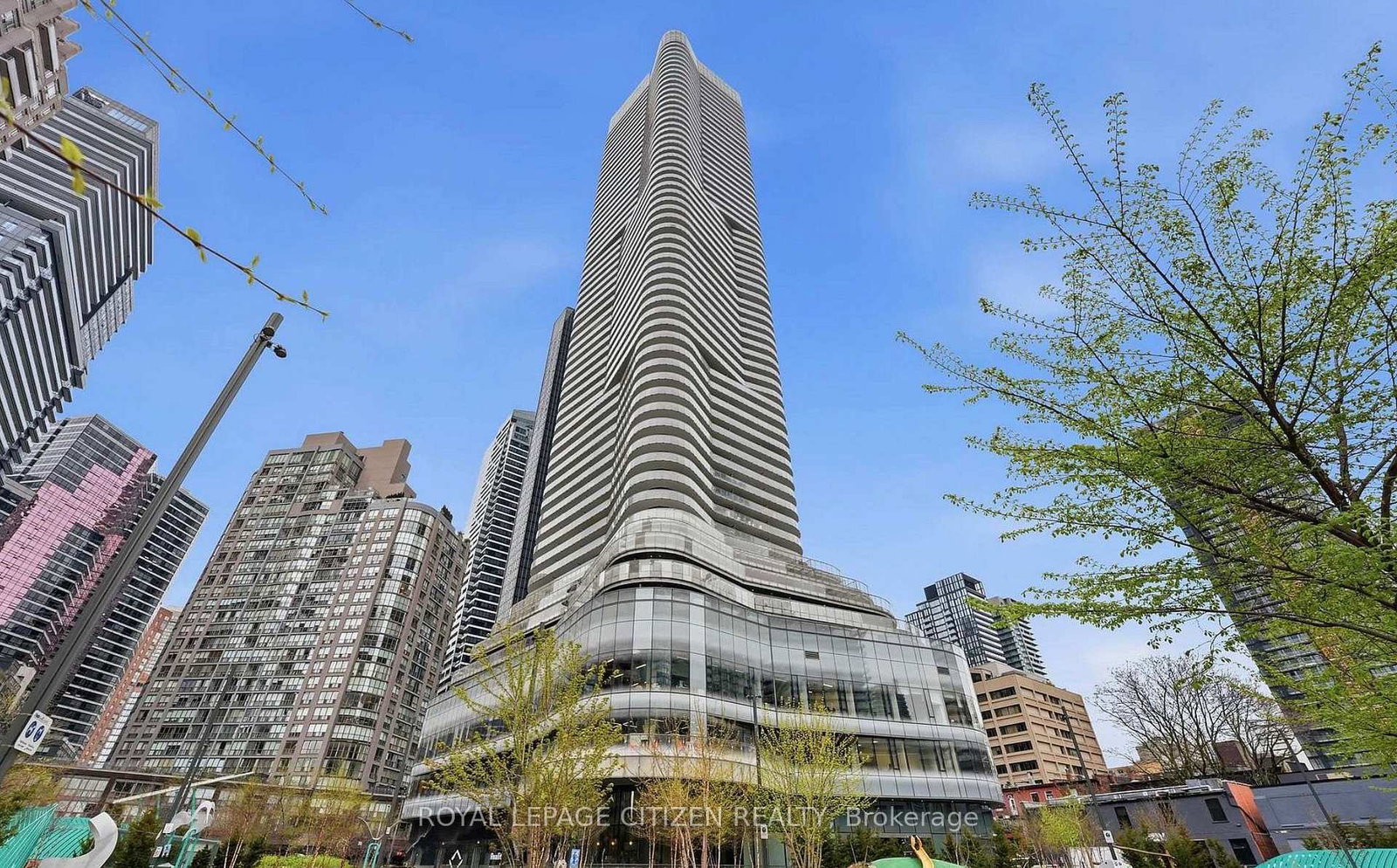 11-wellesley-street-toronto-ontario-c13136374