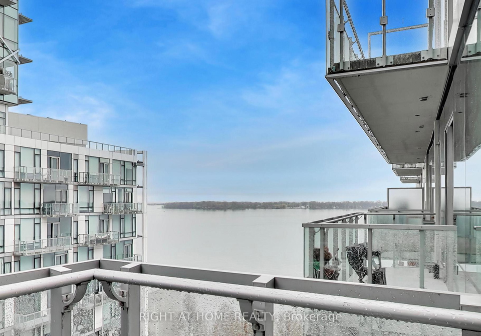 39-queens-quay-e-toronto-ontario-c13136406