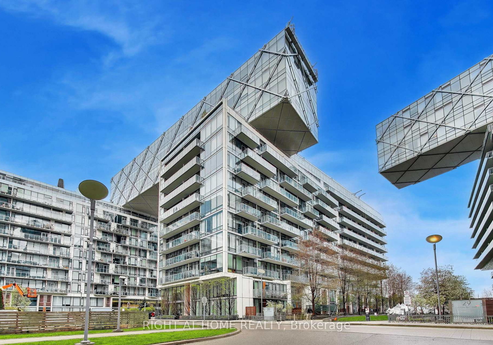 39-queens-quay-e-toronto-ontario-c13136406
