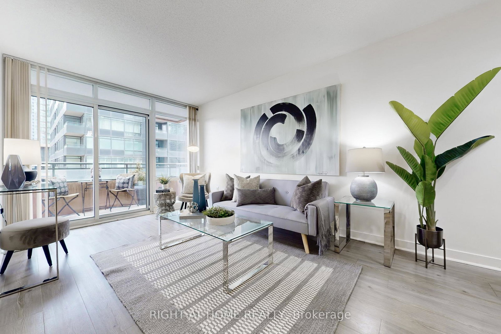 4k-spadina-avenue-toronto-ontario-c13136514