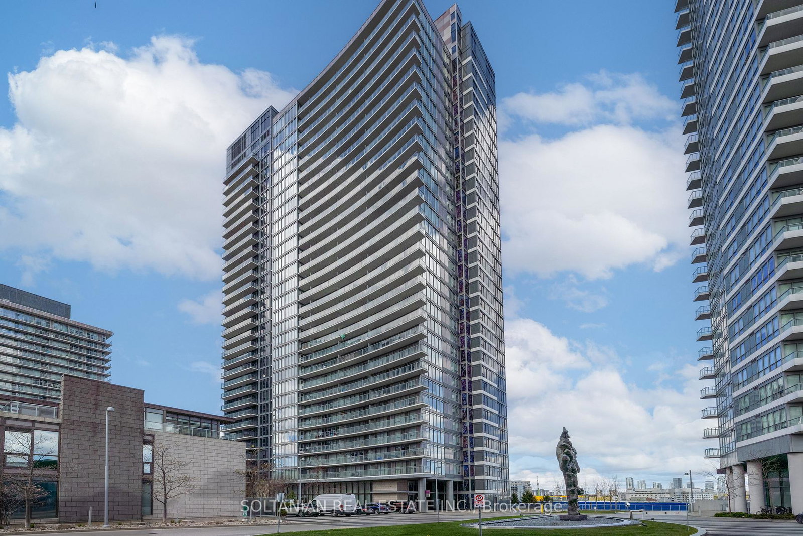 121-mcmahon-drive-north-york-ontario-c13136576