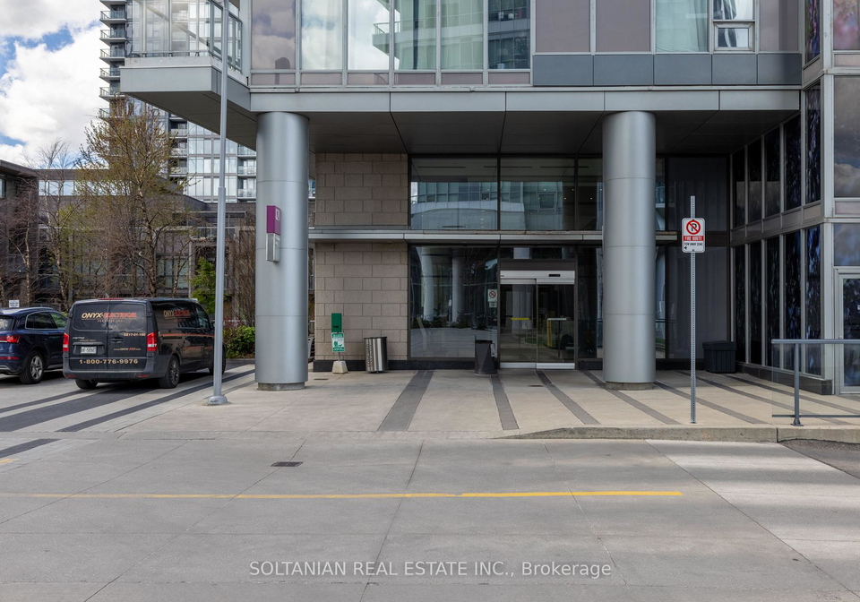 121-mcmahon-drive-north-york-ontario-c13136576