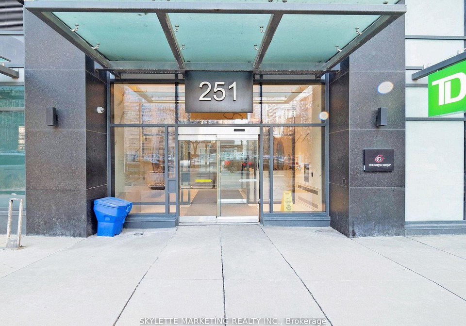 251-jarvis-street-toronto-ontario-c13136764
