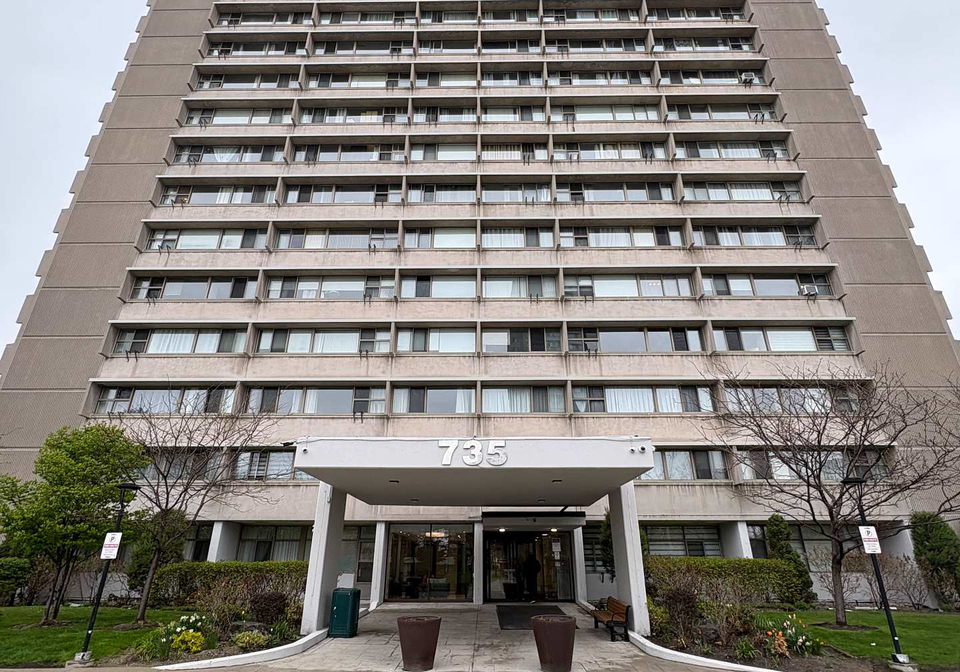 735-don-mills-road-east-york-ontario-c13136792