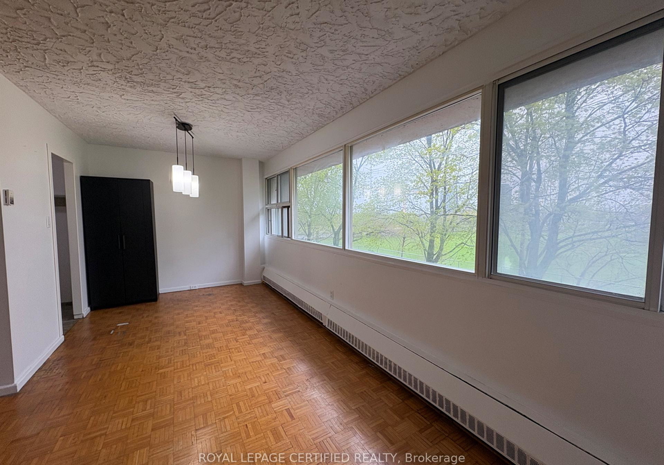 735-don-mills-road-east-york-ontario-c13136792