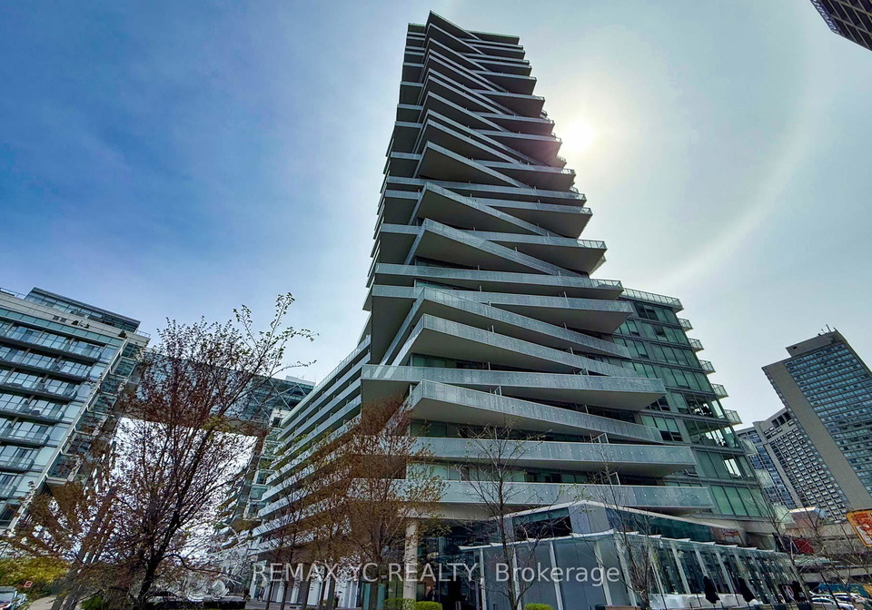 15-queens-quay-e-toronto-ontario-c13137352