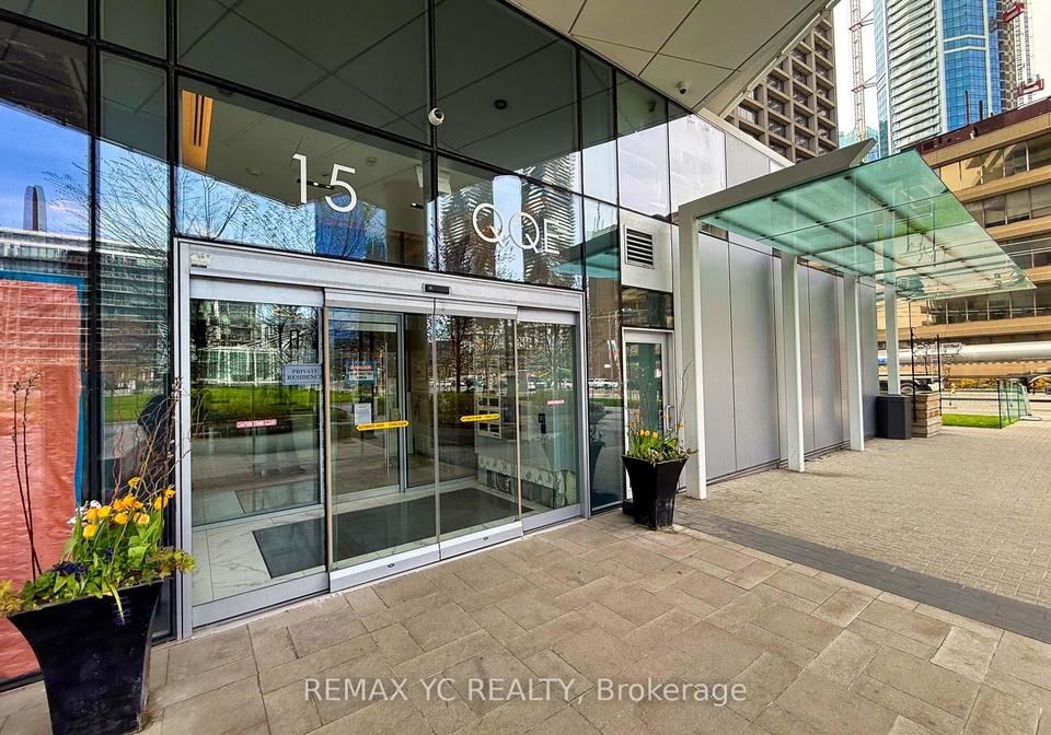 15-queens-quay-e-toronto-ontario-c13137352