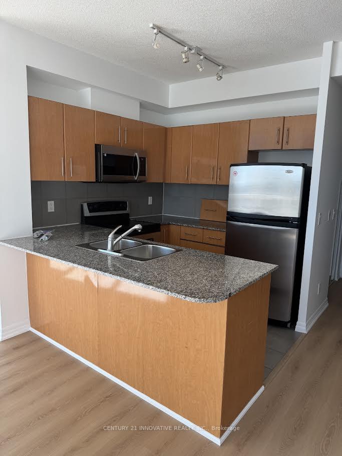 16-yonge-street-toronto-ontario-c13137370