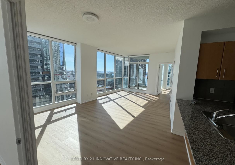 16-yonge-street-toronto-ontario-c13137370