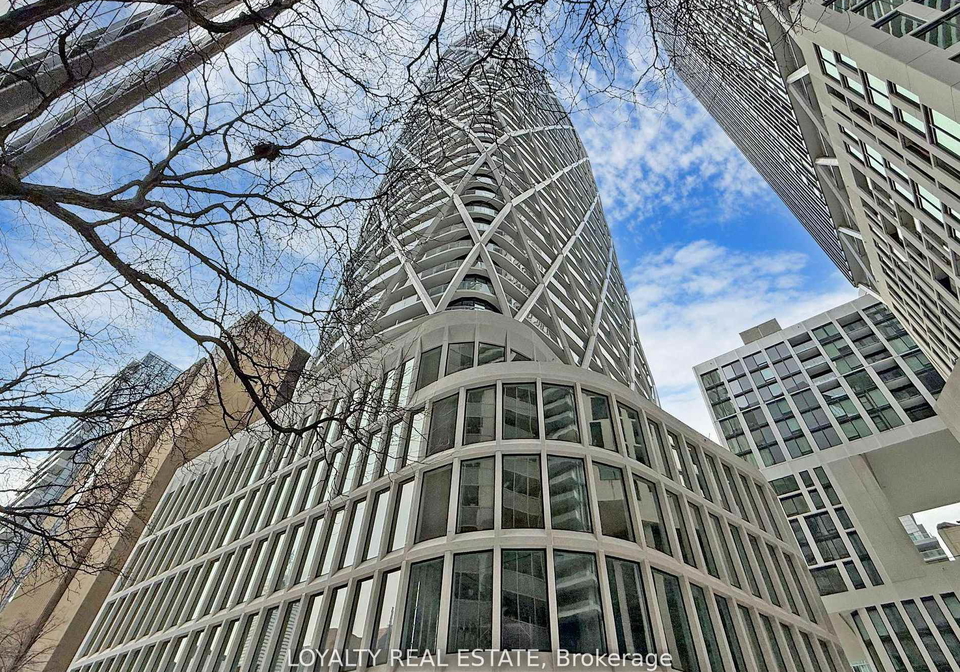 230-simcoe-street-toronto-ontario-c13137458