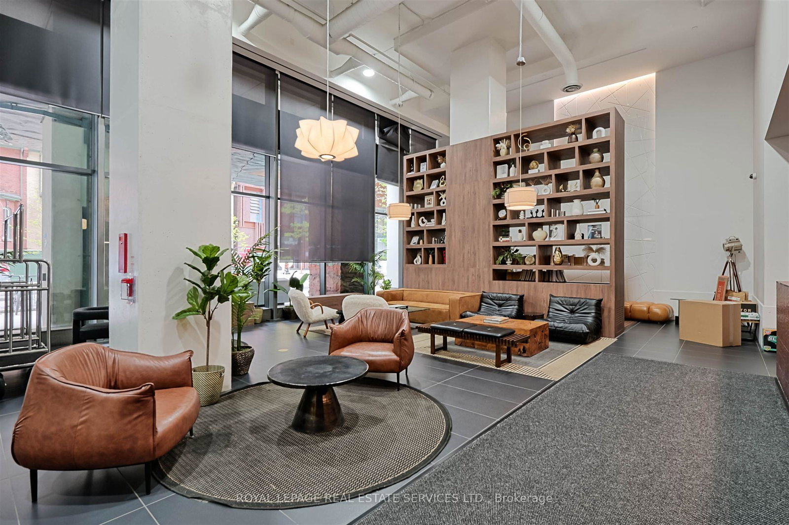 21-widmer-street-toronto-ontario-c13137484