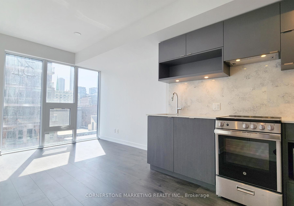 100-queen-street-e-toronto-ontario-c13137586