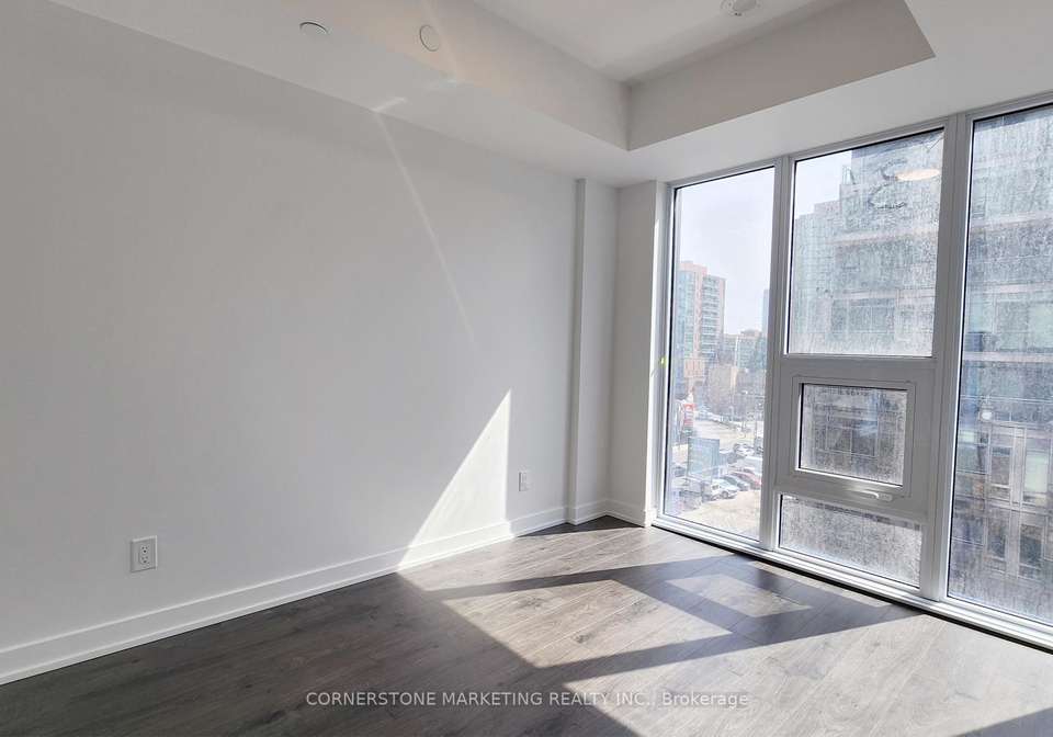 100-queen-street-e-toronto-ontario-c13137586