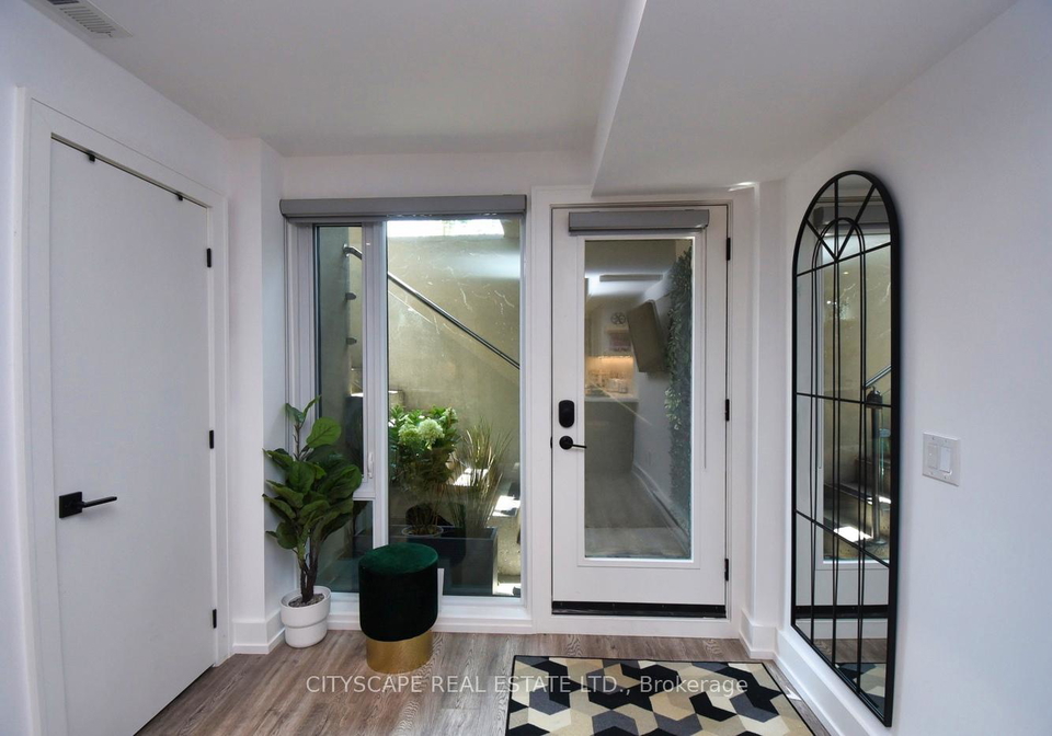 703-markham-street-toronto-ontario-c13137824