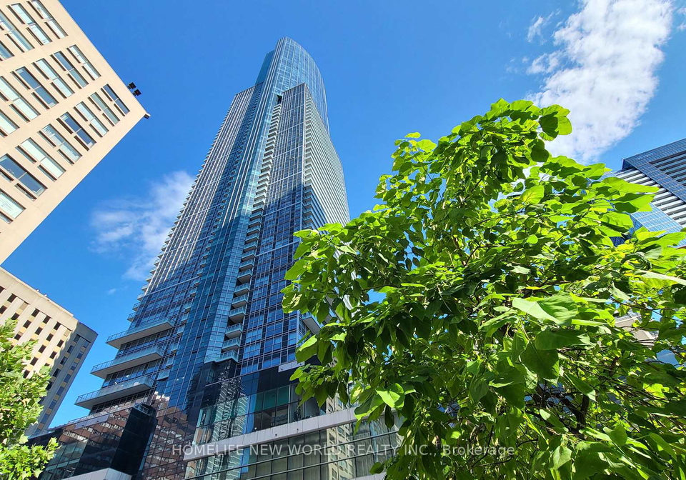 386-yonge-street-toronto-ontario-c13137896