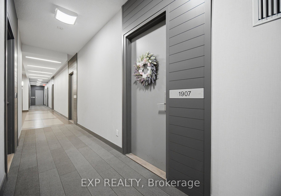 126-simcoe-street-toronto-ontario-c13137904