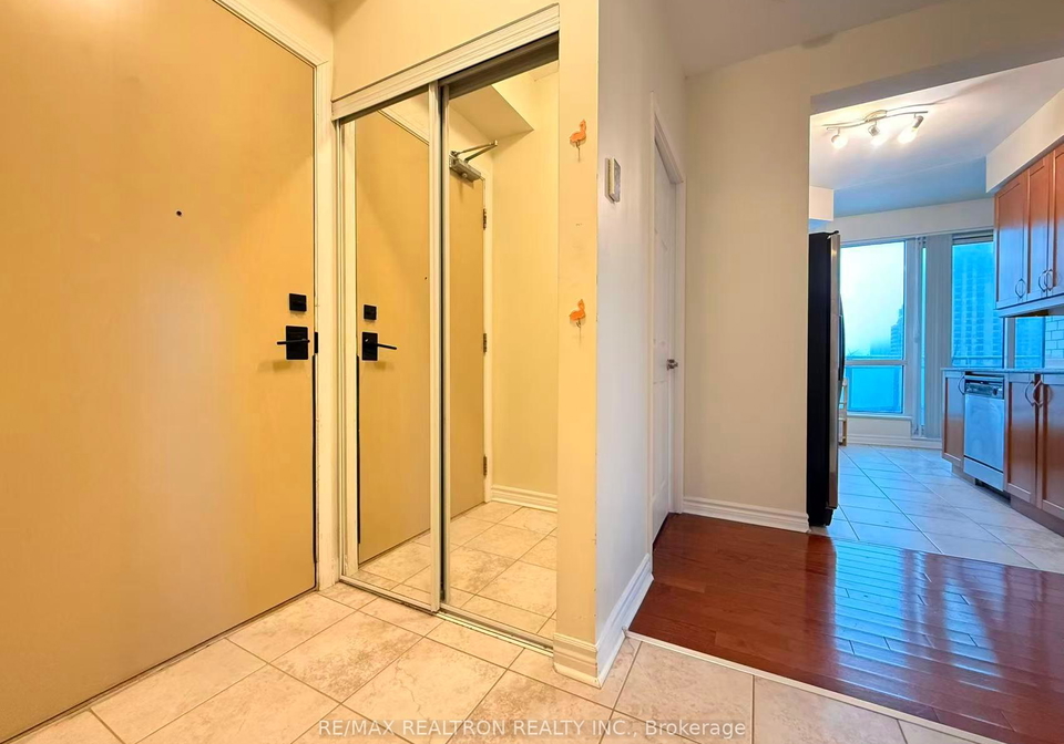 18-holmes-avenue-north-york-ontario-c13137928