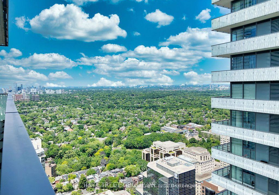 42-charles-street-e-toronto-ontario-c13137952