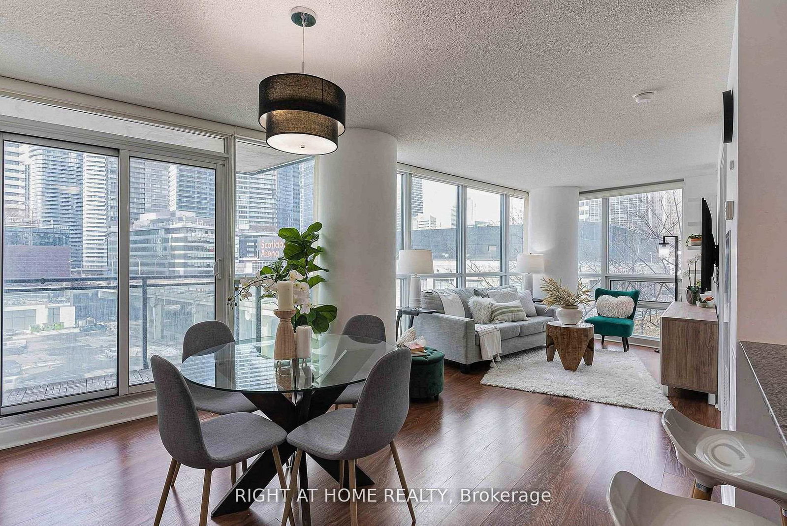 33-bay-street-toronto-ontario-c13137964