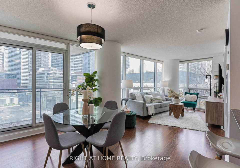 33-bay-street-toronto-ontario-c13137964