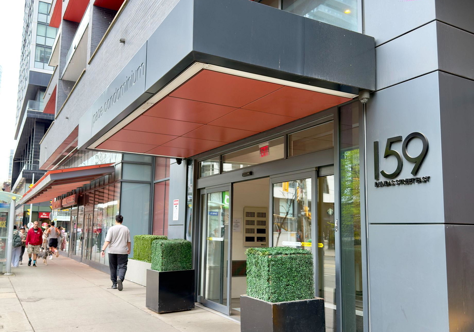 159-dundas-street-e-toronto-ontario-c13138106