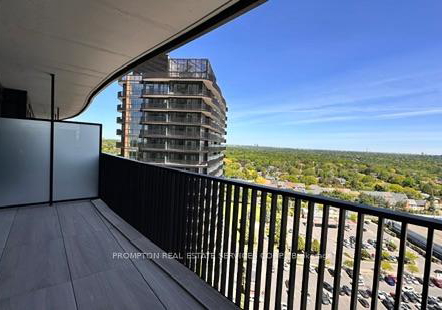 18-esther-shiner-boulevard-s-north-york-ontario-c13138202