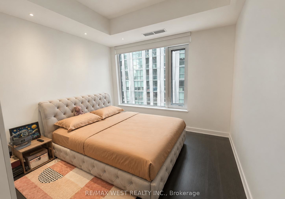 11-yorkville-avenue-toronto-ontario-c13138294