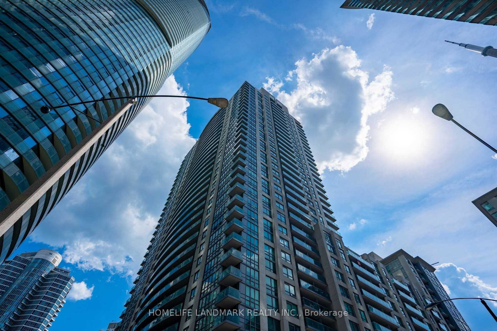 19-grand-trunk-crescent-toronto-ontario-c13138810