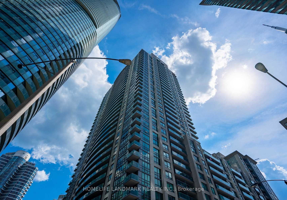 19-grand-trunk-crescent-toronto-ontario-c13138810