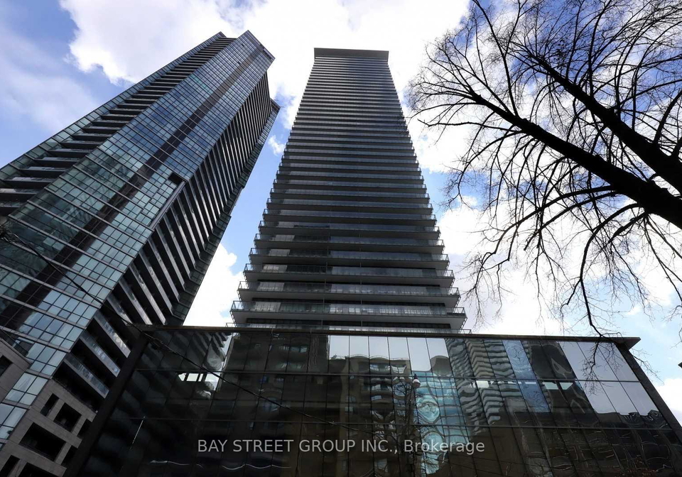 33-charles-street-e-toronto-ontario-c13138890