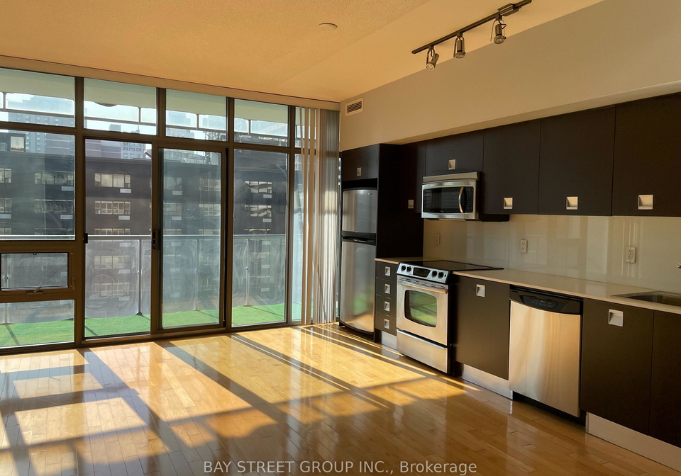 33-charles-street-e-toronto-ontario-c13138890