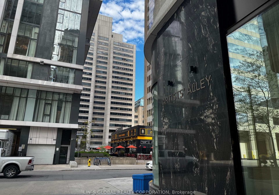 238-simcoe-street-toronto-ontario-c13139006