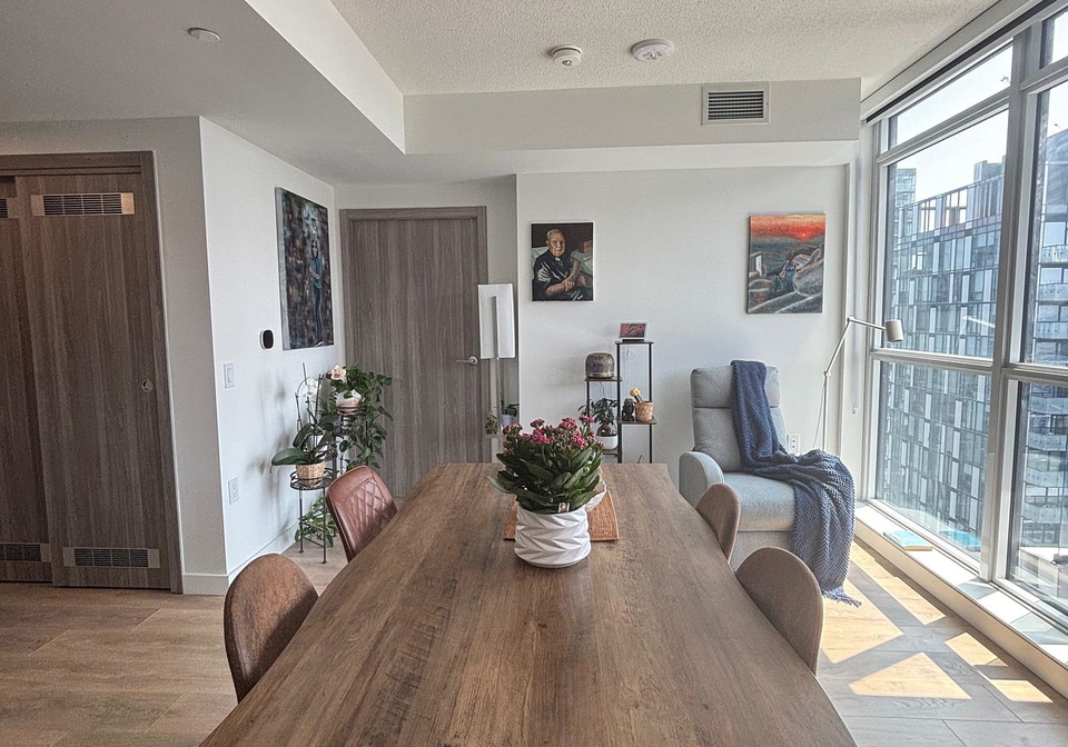 38-widmer-street-toronto-ontario-c13139254