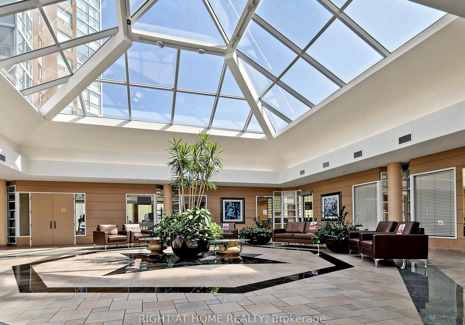 5-concorde-place-north-york-ontario-c13139362