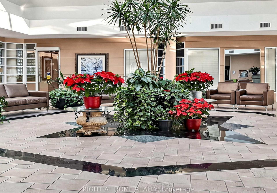 5-concorde-place-north-york-ontario-c13139362