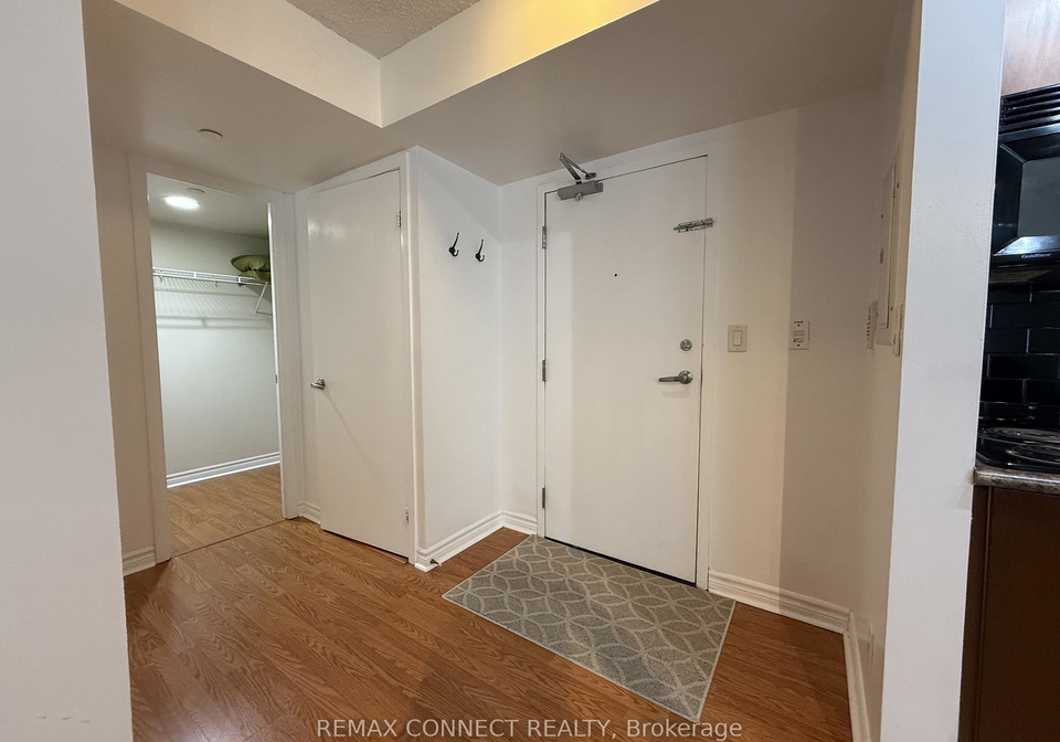 200-victoria-street-toronto-ontario-c13139456