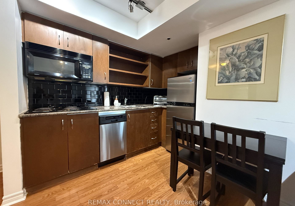 200-victoria-street-toronto-ontario-c13139456