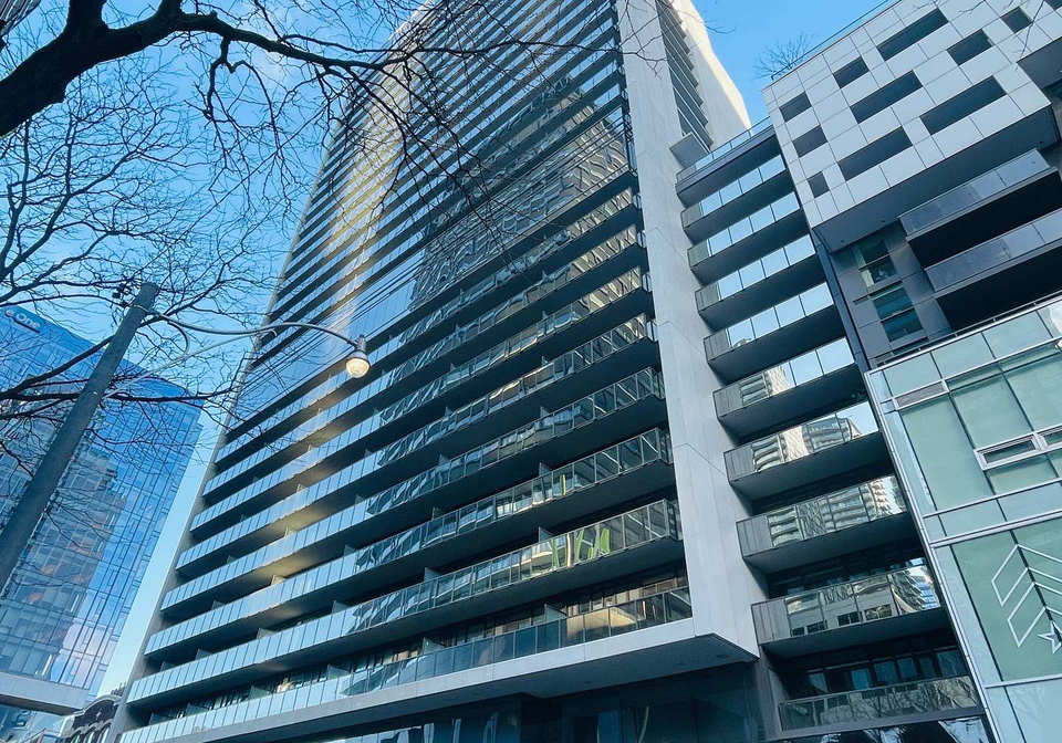 330-richmond-street-w-toronto-ontario-c13139584