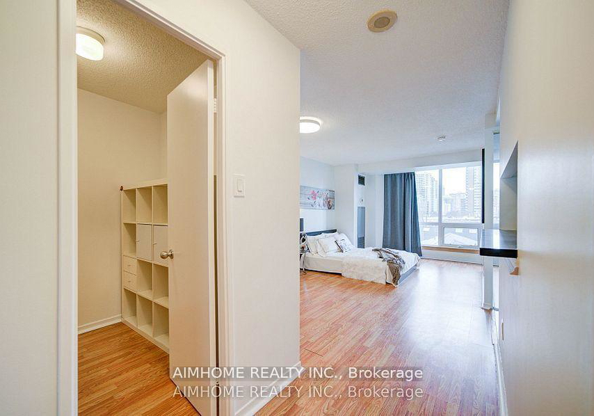 1055-bay-street-toronto-ontario-c13139604