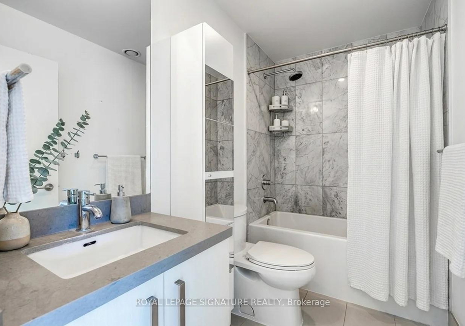 455-front-street-e-toronto-ontario-c13139610