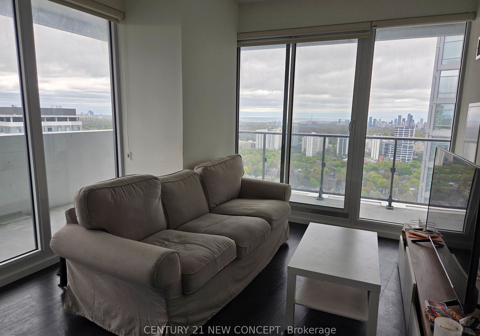 2221-yonge-street-toronto-ontario-c13139648