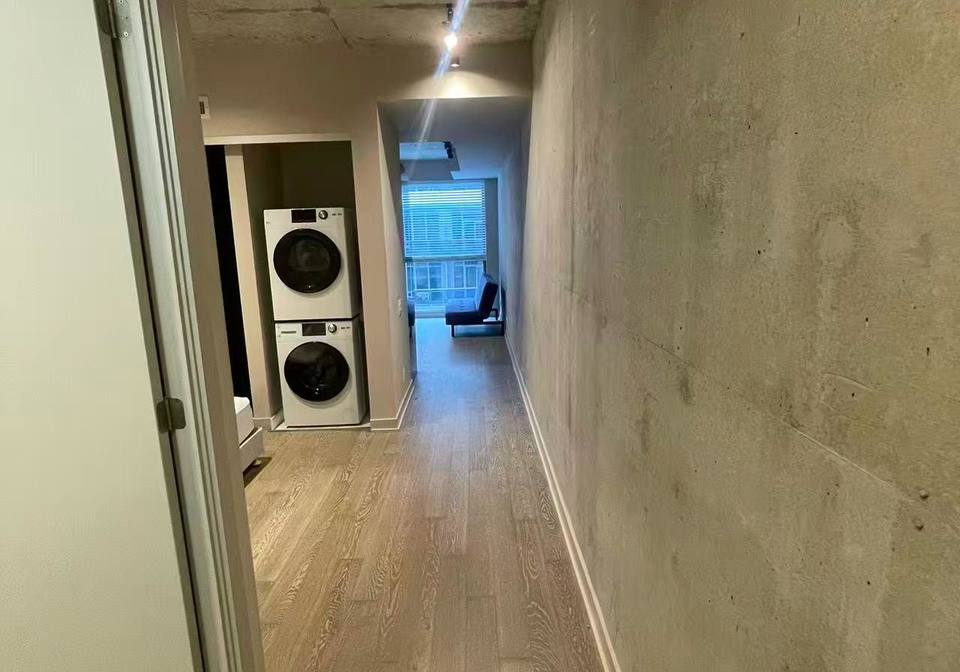 39-brant-street-toronto-ontario-c13139784