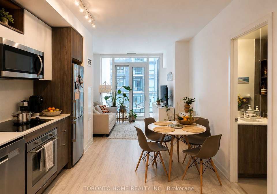 60-princess-street-toronto-ontario-c13139834