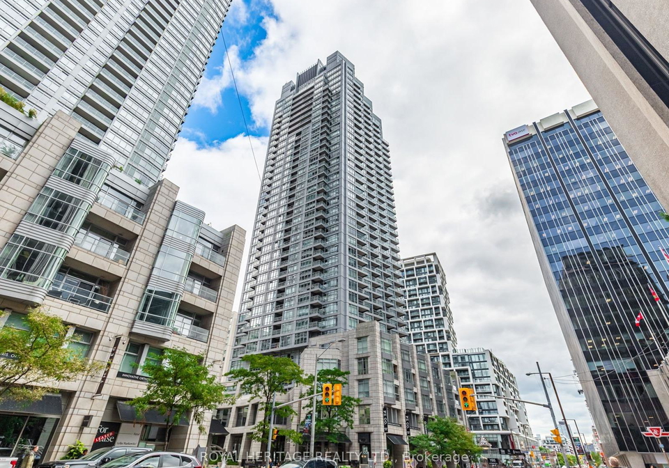 2181-yonge-street-toronto-ontario-c13139966