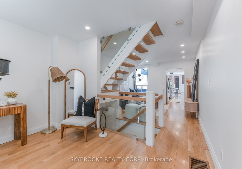 14-whitaker-avenue-toronto-ontario-c13139972