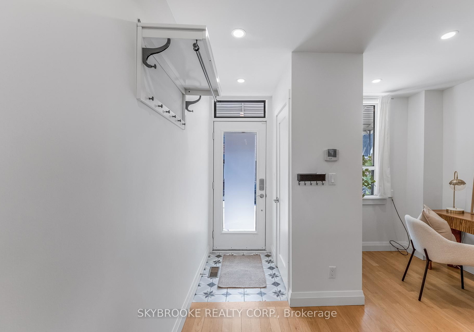 14-whitaker-avenue-toronto-ontario-c13139972