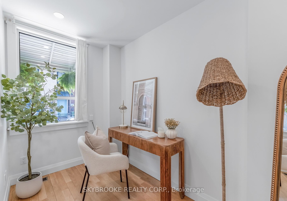 14-whitaker-avenue-toronto-ontario-c13139972